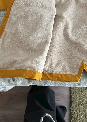 Tchibo marka Kapüşonlu Sarı Erkek Çocuk Yağmurluk - Görsel 2