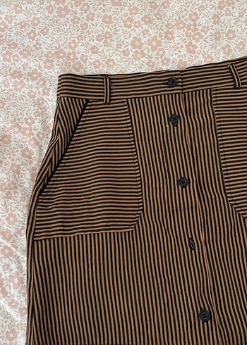 Düğmeli Çizgili Midi Etek - Görsel 2