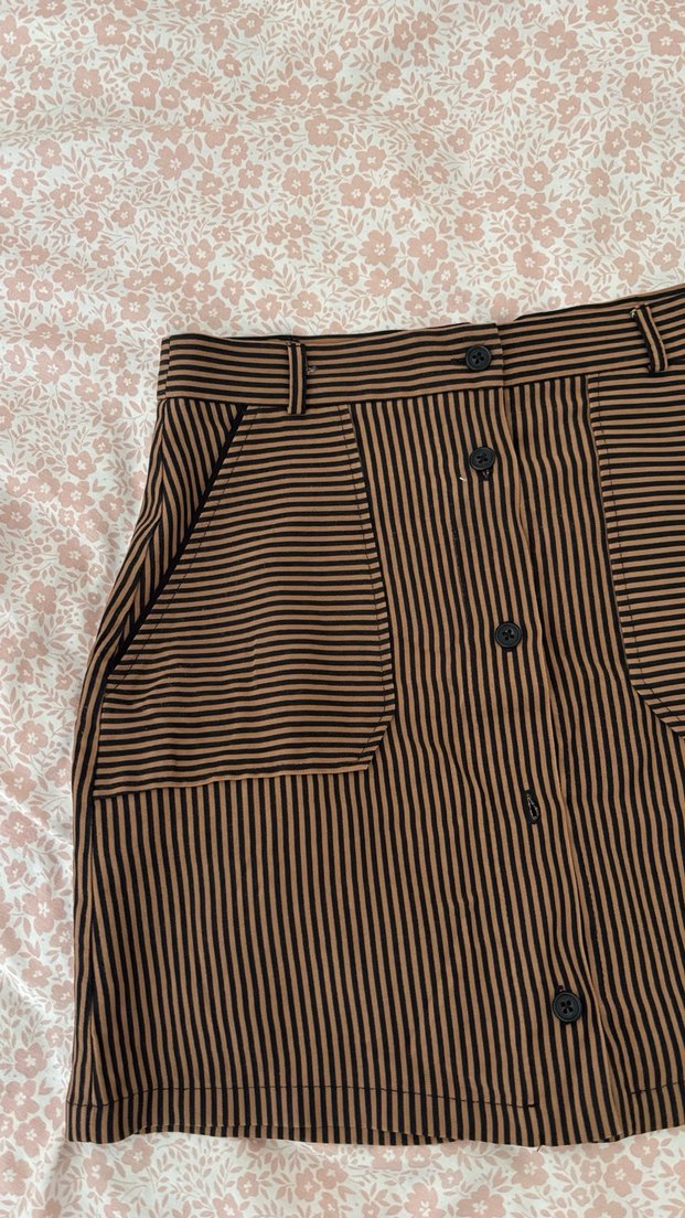 Düğmeli Çizgili Midi Etek - Görsel 2