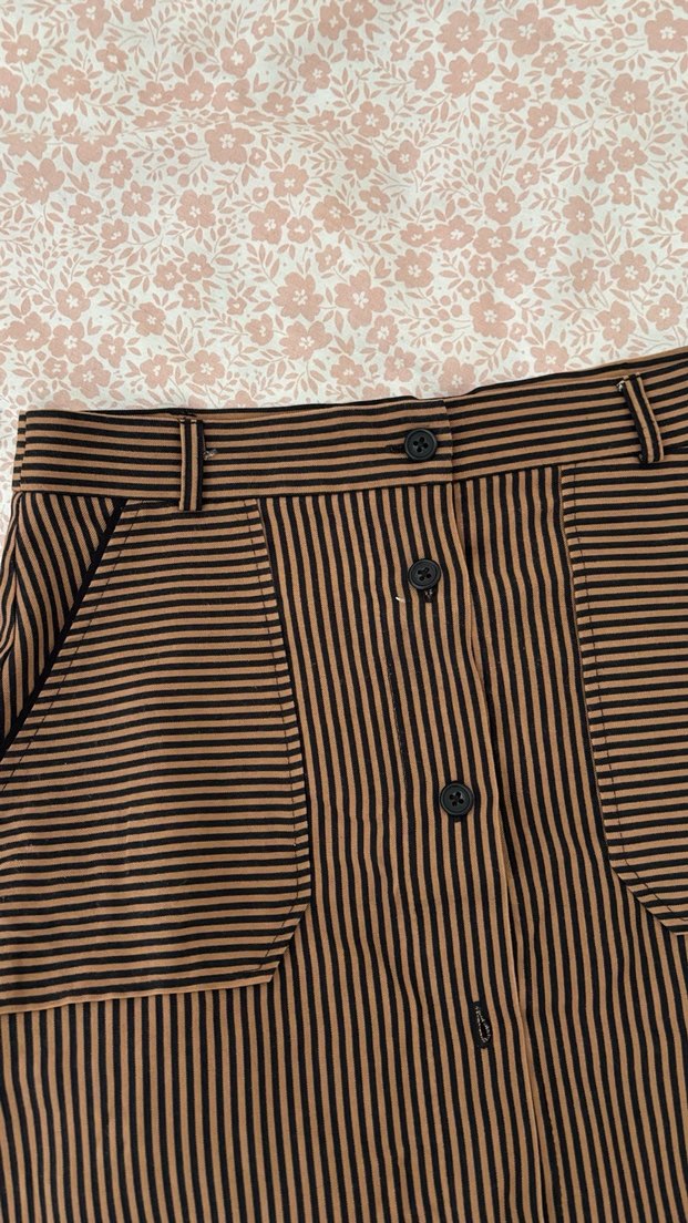 Düğmeli Çizgili Midi Etek - Görsel 3