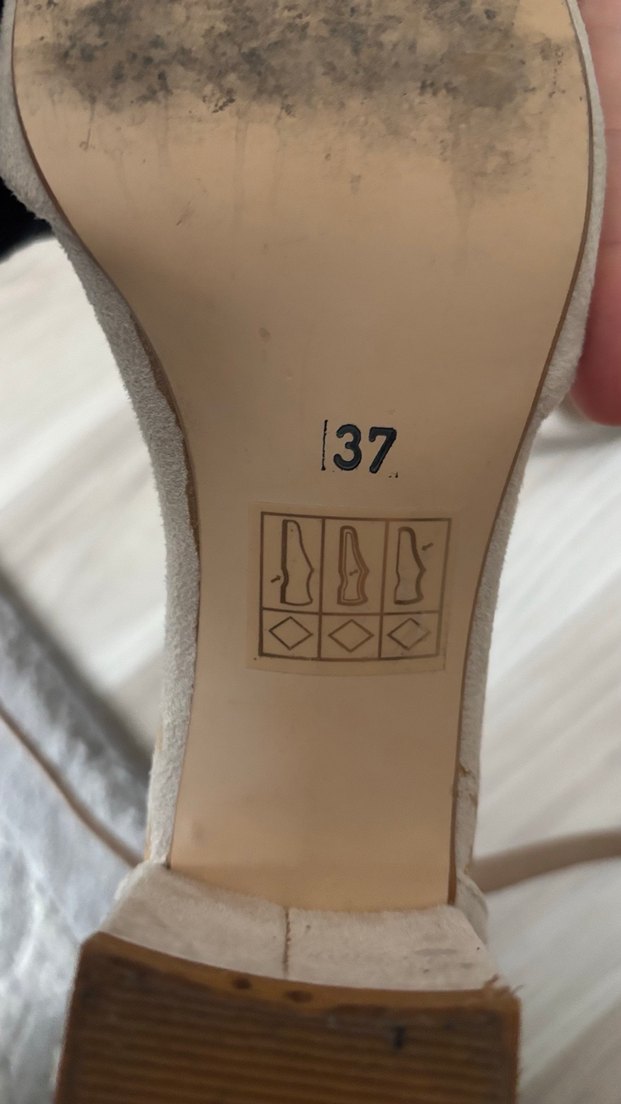 Bej Süet Tokalı Kadın Topuklu Ayakkabı - Görsel 3