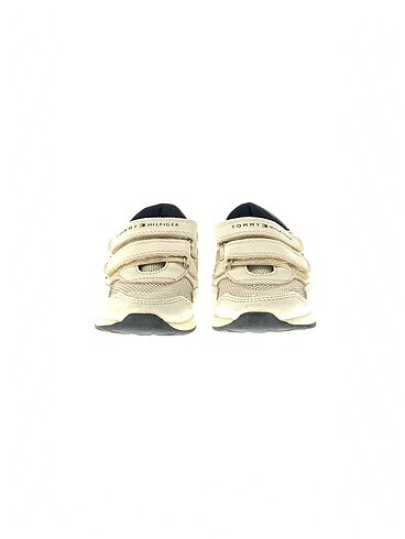 28 Beden Tommy Hilfiger Spor Ayakkabı %70 İndirimli.