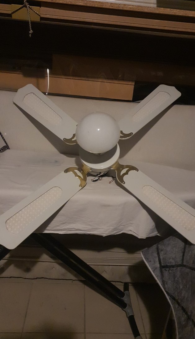 Beyaz Tavan Vantilatörü ve Lamba - Görsel 2