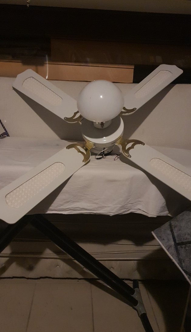 Beyaz Tavan Vantilatörü ve Lamba - Görsel 3