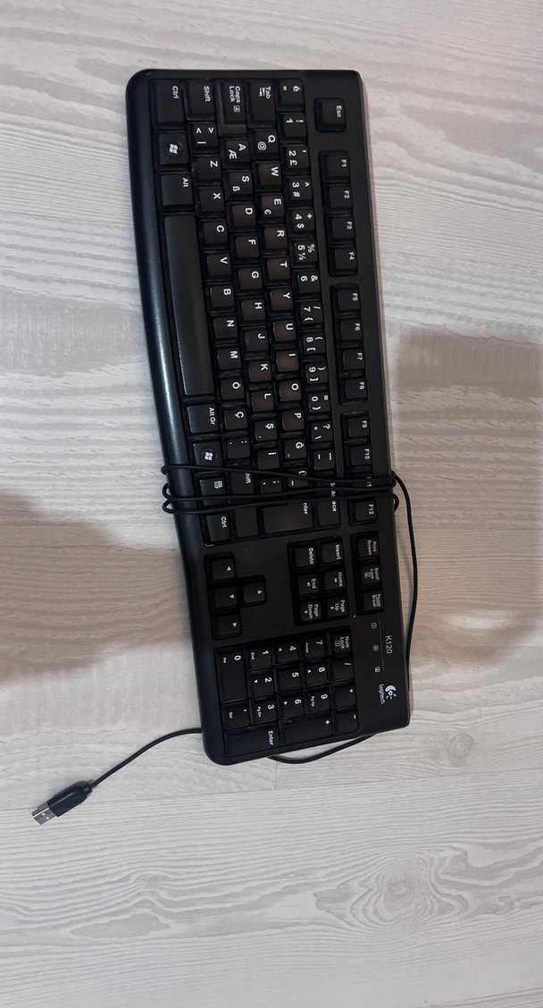Siyah Kablolu Logitech Klavye - Görsel 3