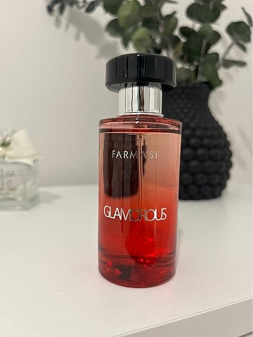 Farmasi glamorous parfüm