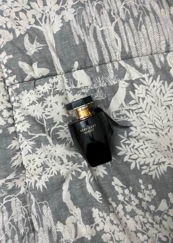 Victoria's Secret Very Sexy Night Kadın Parfümü - Görsel 2