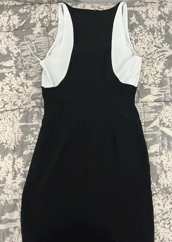 Siyah-Beyaz Yüksek Yakalı Midi Elbise - Görsel 2