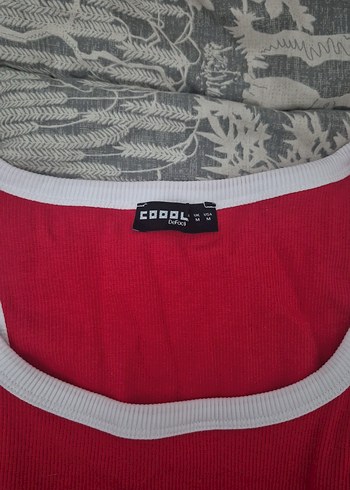 Beyaz Kenarlı Kırmızı Straplez Atlet - Görsel 3