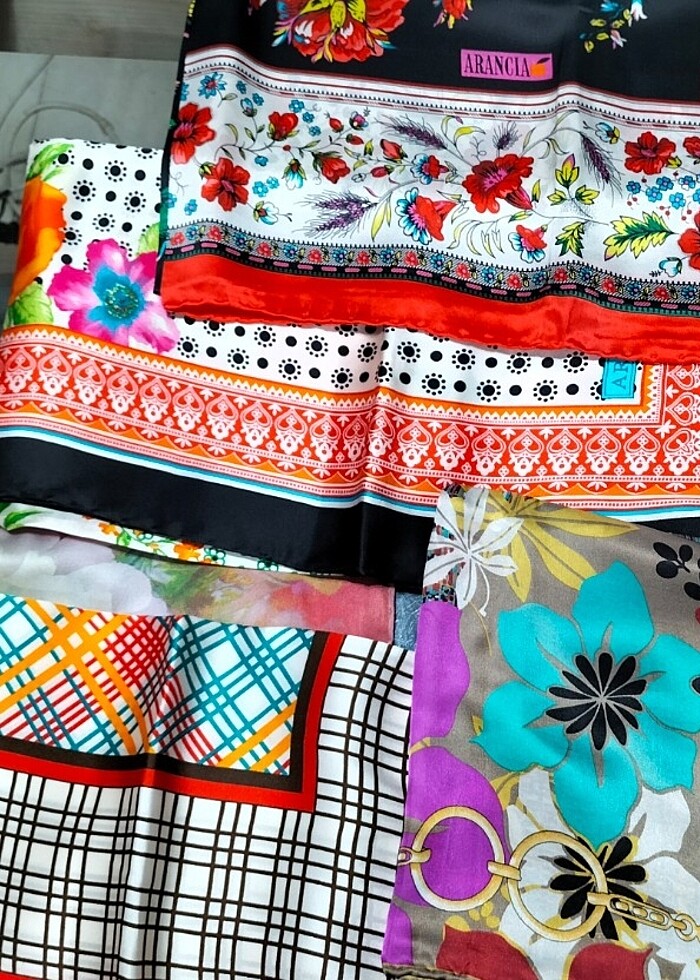 etiketli ipek eşarplar - Görsel 2