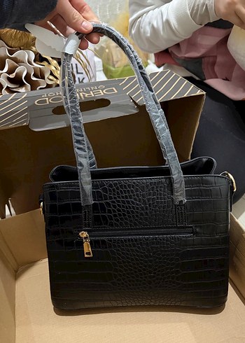 Derimod Siyah Parlak Yılan Desenli Deri Çanta - Görsel 2