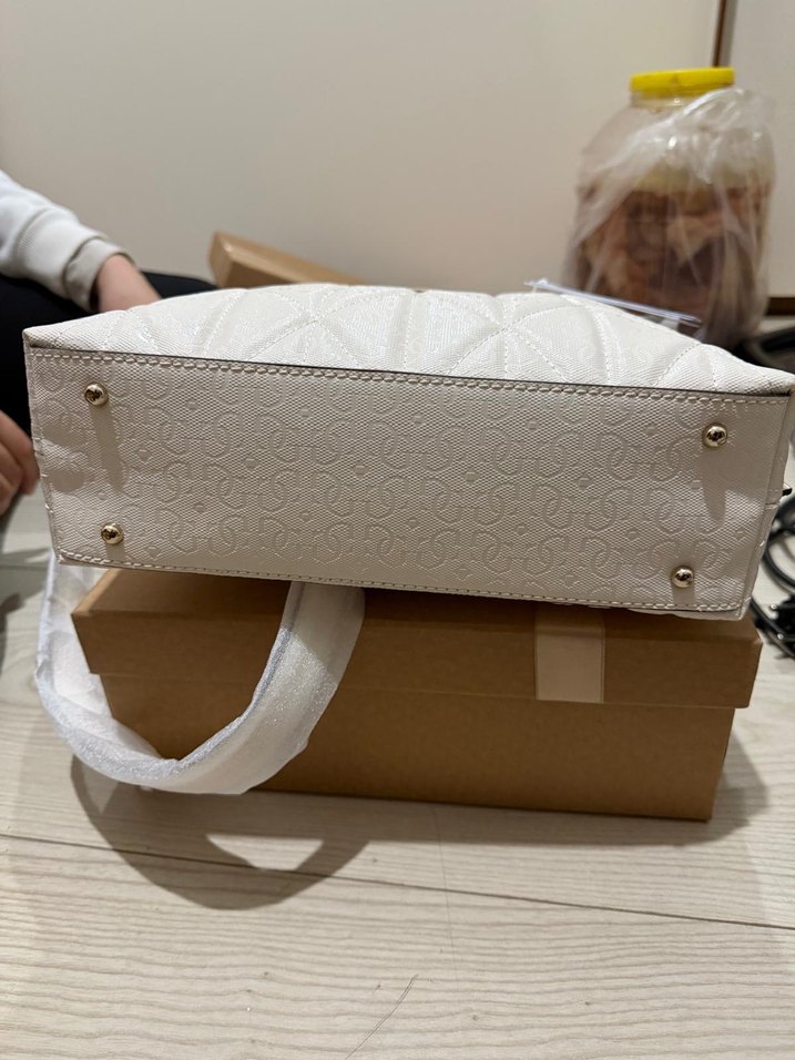 Guess Beyaz Modern Klasik Kadın Çanta - Görsel 3