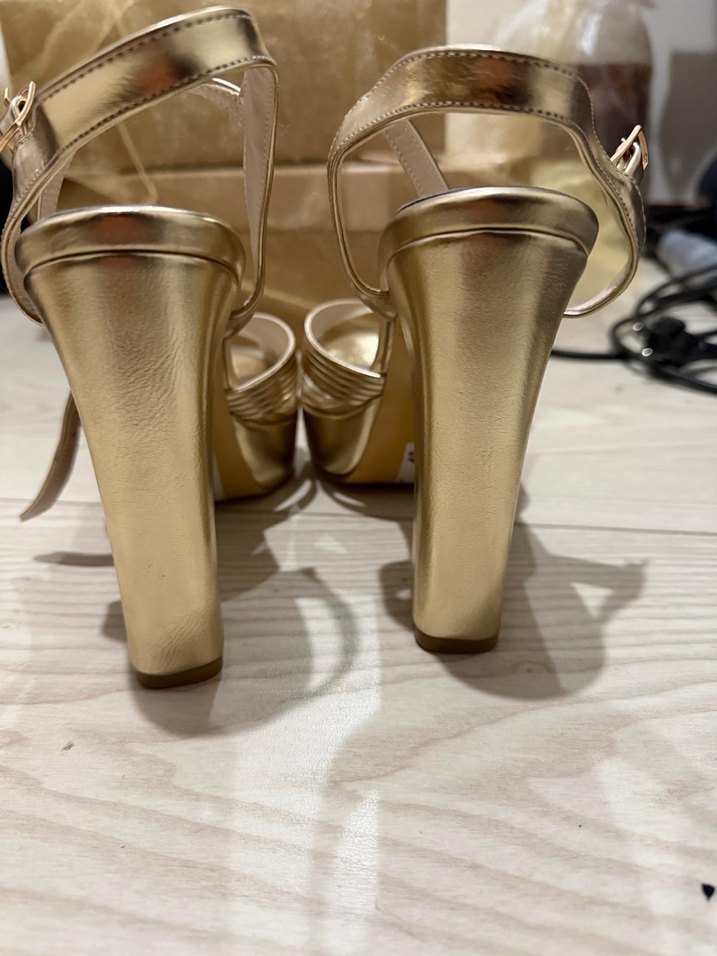 Altın Renkli Platform Topuklu Kadın Abiye Ayakkabı - Görsel 2
