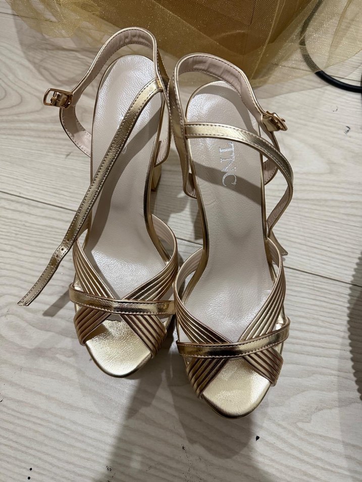 Altın Renkli Platform Topuklu Kadın Abiye Ayakkabı - Görsel 5