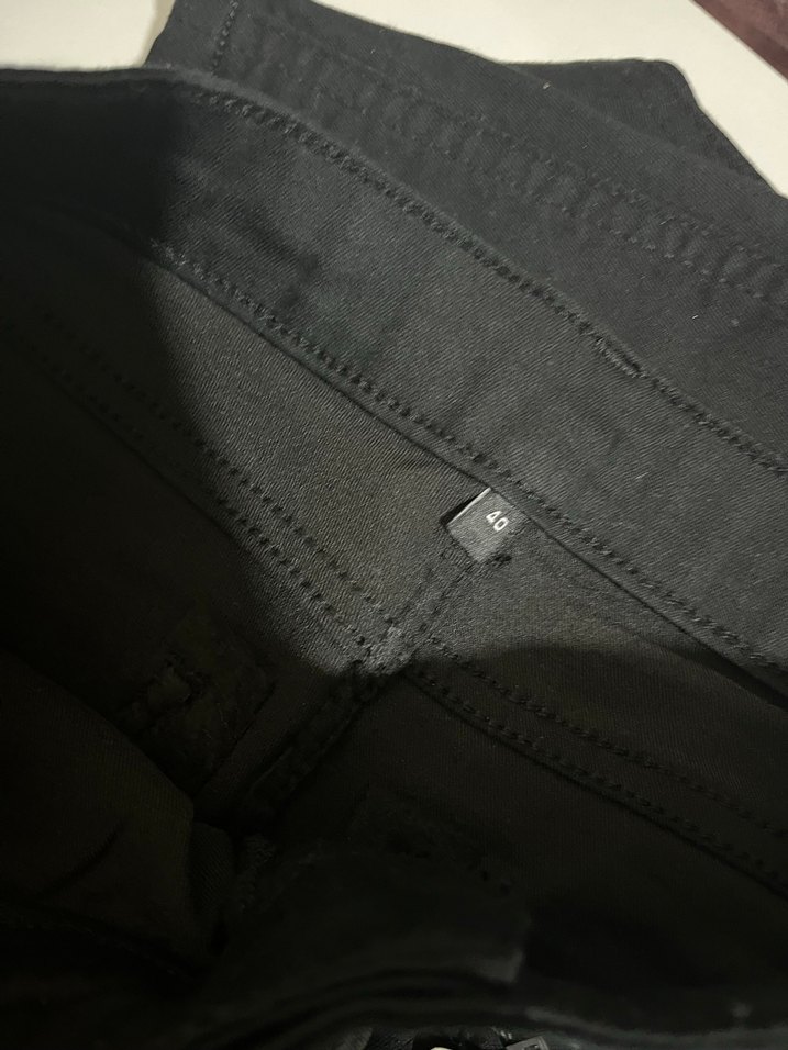 Düğmeli Siyah Likralı Dar Paça Kadın Pantolon - Görsel 4