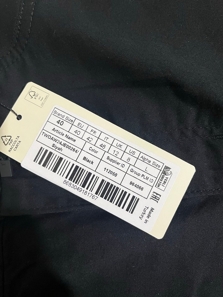 Düğmeli Siyah Likralı Dar Paça Kadın Pantolon - Görsel 2