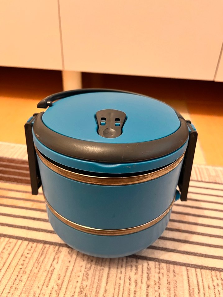 Kilitli yemek kabı ve termos - Görsel 2