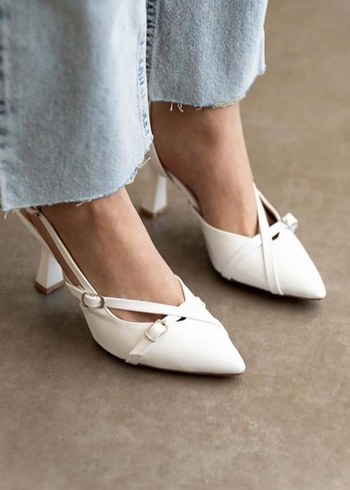 Rugan beyaz topuklu ayakkabı - Görsel 2