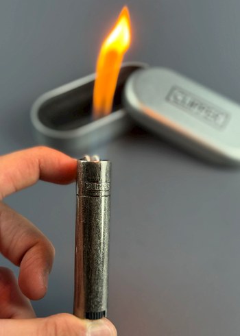 ESKİTİLMİŞ DESEN GÜMÜŞ CLİPPER ÇAKMAK - Görsel 3