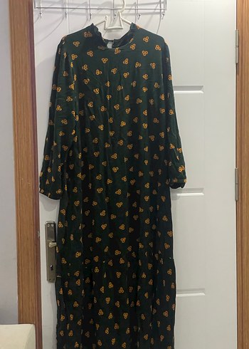 Yeşil V Yakalı Uzun Piliseli Elbise - Görsel 2