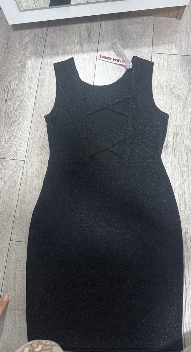 Kolsuz Siyah Parlak Mini V Yaka Elbise - Görsel 3