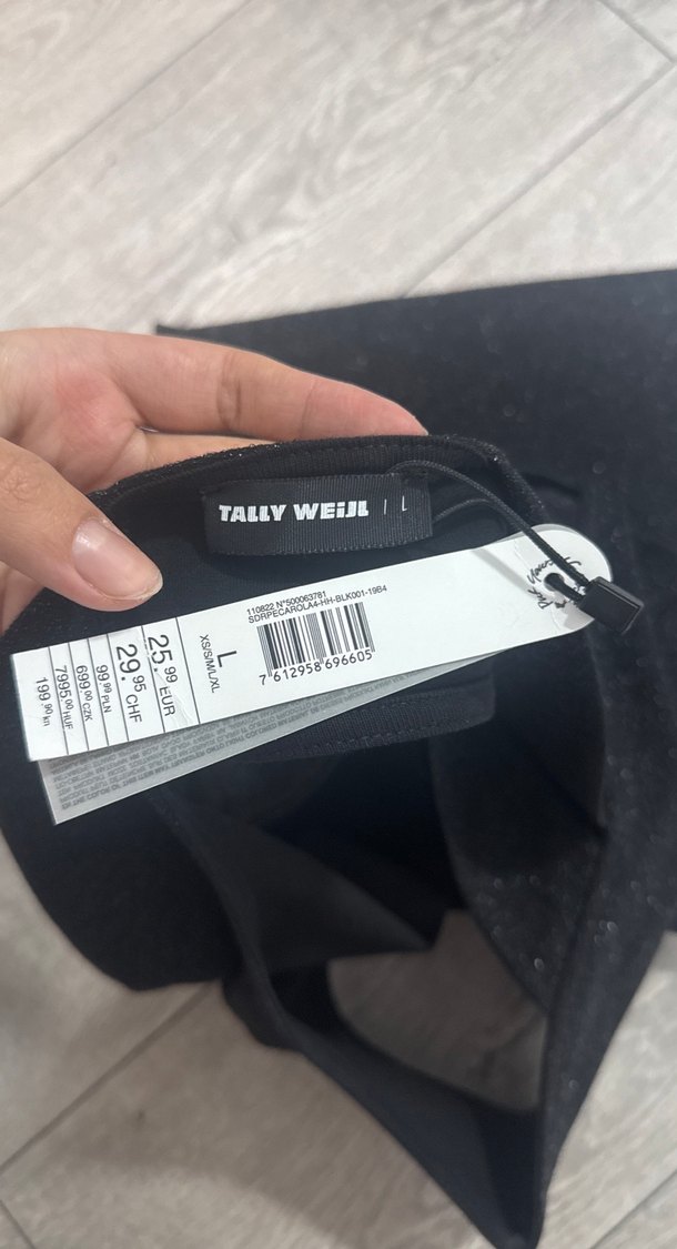 Kolsuz Siyah Parlak Mini V Yaka Elbise - Görsel 4