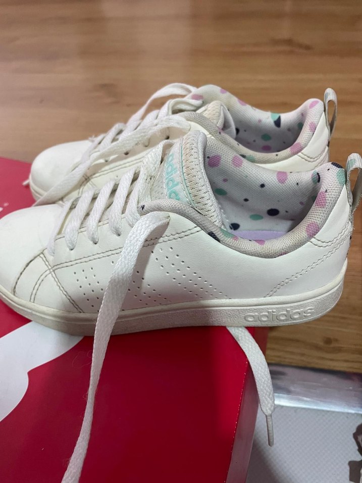 Beyaz Adidas Kız Çocuk Spor Ayakkabı - Görsel 2