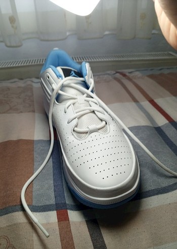 Beyaz Elastik Bağcıklı Basketbol Ayakkabısı - Görsel 7