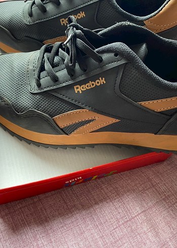 Gri Reebok Spor Ayakkabı Velcro Detaylı - Görsel 2