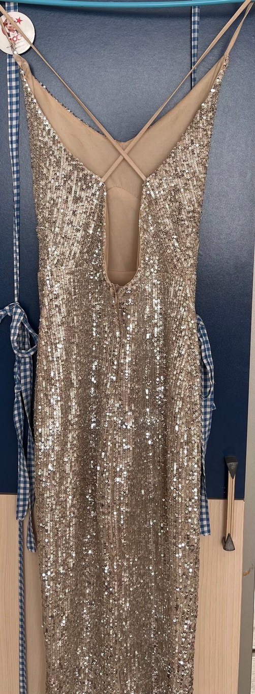 Altın Renkli Payetli Uzun Abiye Elbise - Görsel 2