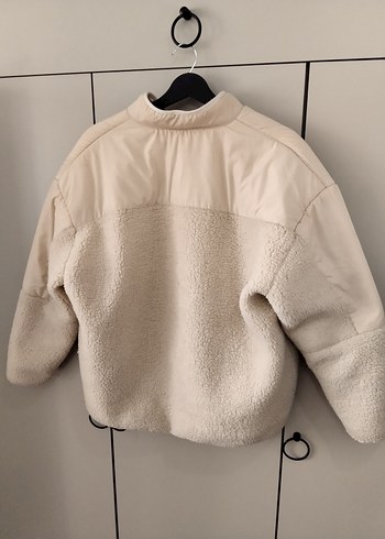 Bej Yüksek Yakalı Kadın Peluş Mont - Görsel 4