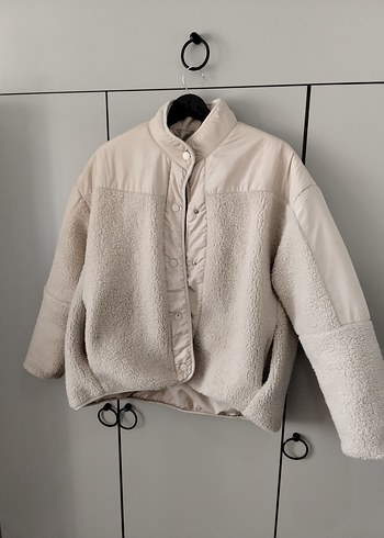 Bej Yüksek Yakalı Kadın Peluş Mont - Görsel 2