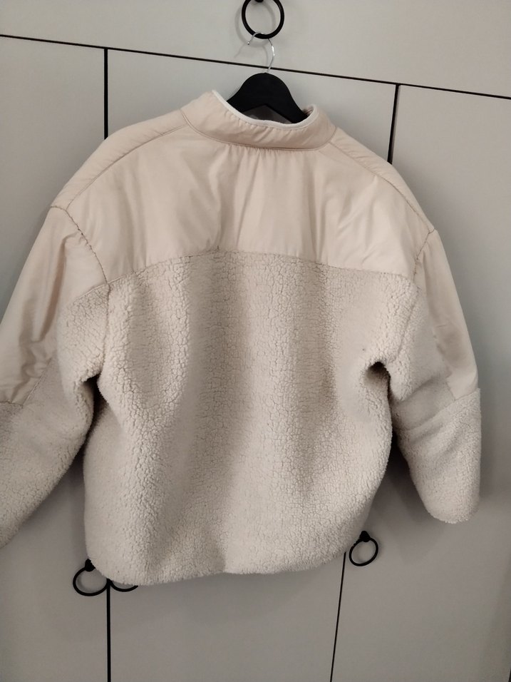 Bej Yüksek Yakalı Kadın Peluş Mont - Görsel 5