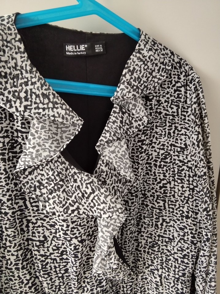 Desenli rahat v yaka elbis - Görsel 3