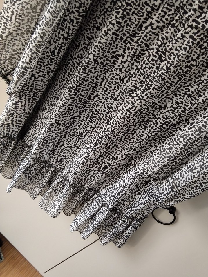 Desenli rahat v yaka elbis - Görsel 4