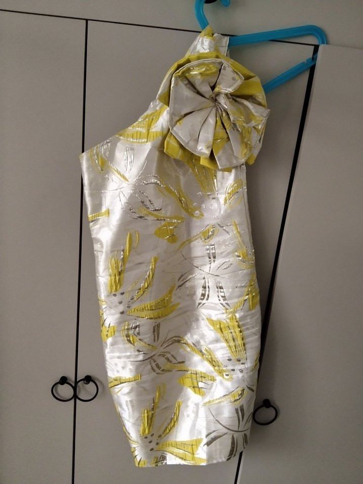 Sarı Desenli mini tek omuz elbis - Görsel 2