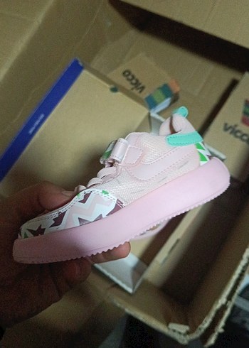 Kız Çocuk Pembe Renkli Cırtcırtlı Spor Ayakkabı - Görsel 2