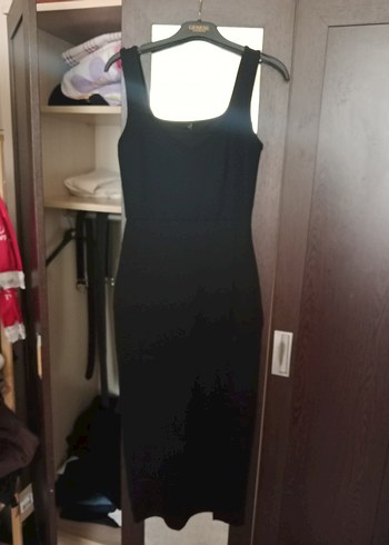 Siyah Uzun Sırtı Açık Kolsuz Elbise - Görsel 2