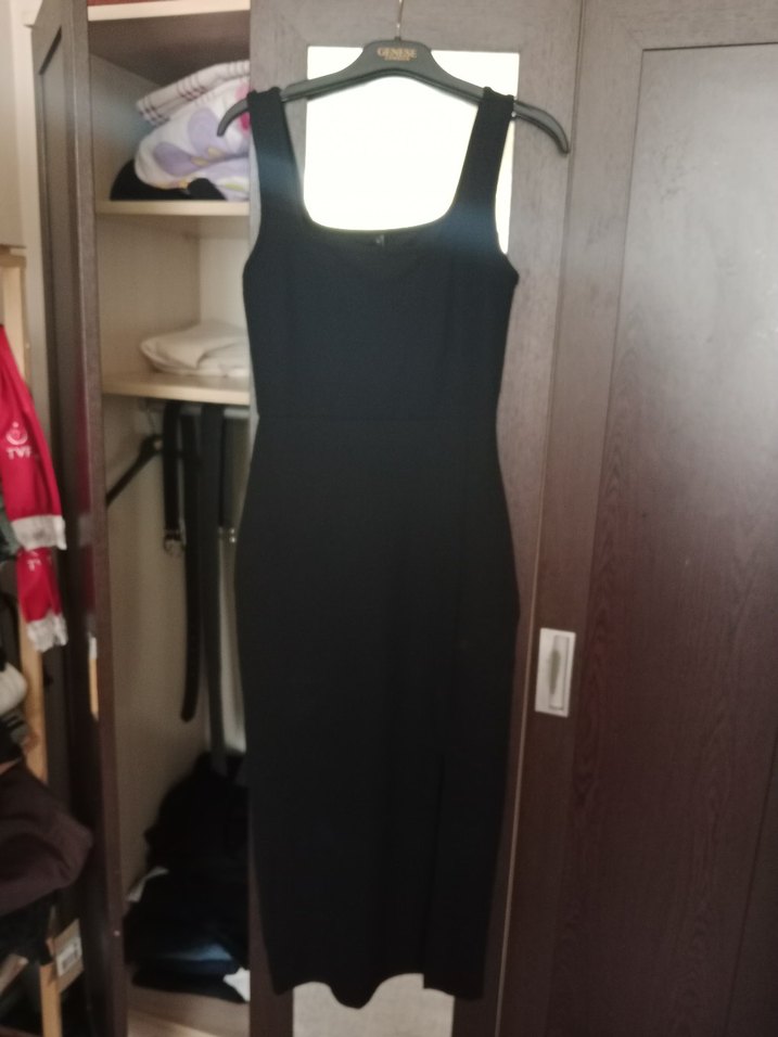 Siyah Uzun Sırtı Açık Kolsuz Elbise - Görsel 2