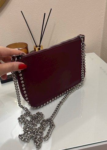 Bordo zımba detaylı zincirli çanta - Görsel 3