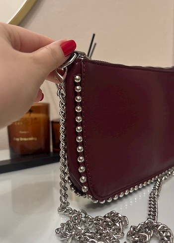 Bordo zımba detaylı zincirli çanta - Görsel 4