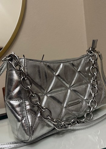 Gri Zincir Detaylı Kadın Çanta - Görsel 2