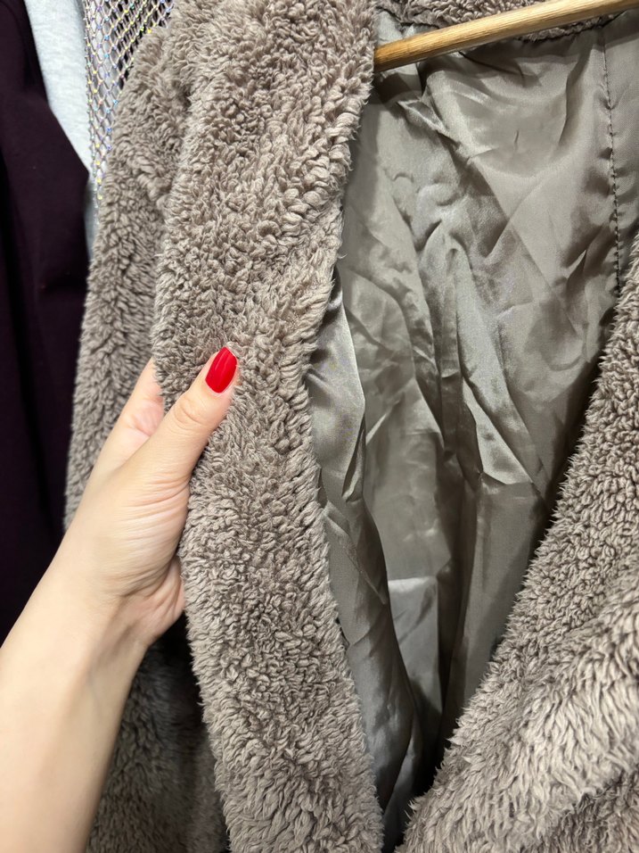 Kahverengi Uzun Kürklü Kadın Kaban - Görsel 4