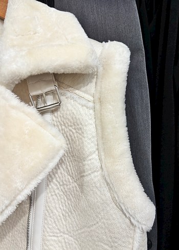 Kürk Detaylı Beyaz Kadın Yelek - Görsel 3