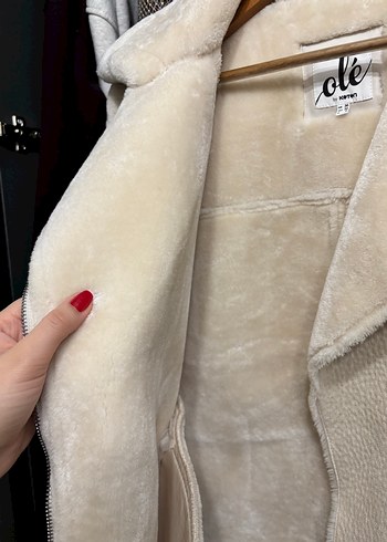 Kürk Detaylı Beyaz Kadın Yelek - Görsel 6