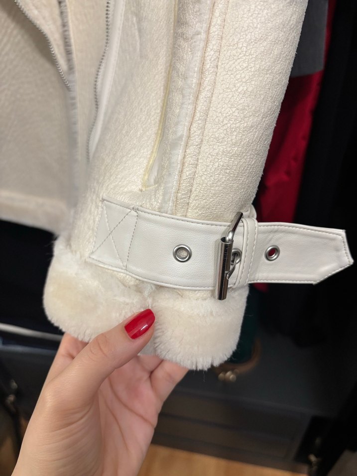 Kürk Detaylı Beyaz Kadın Yelek - Görsel 5