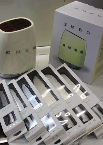 Smeg 50's Style KBSF02 Krem 7 Parça Standlı Bıçak Seti Sıfır - Görsel 3