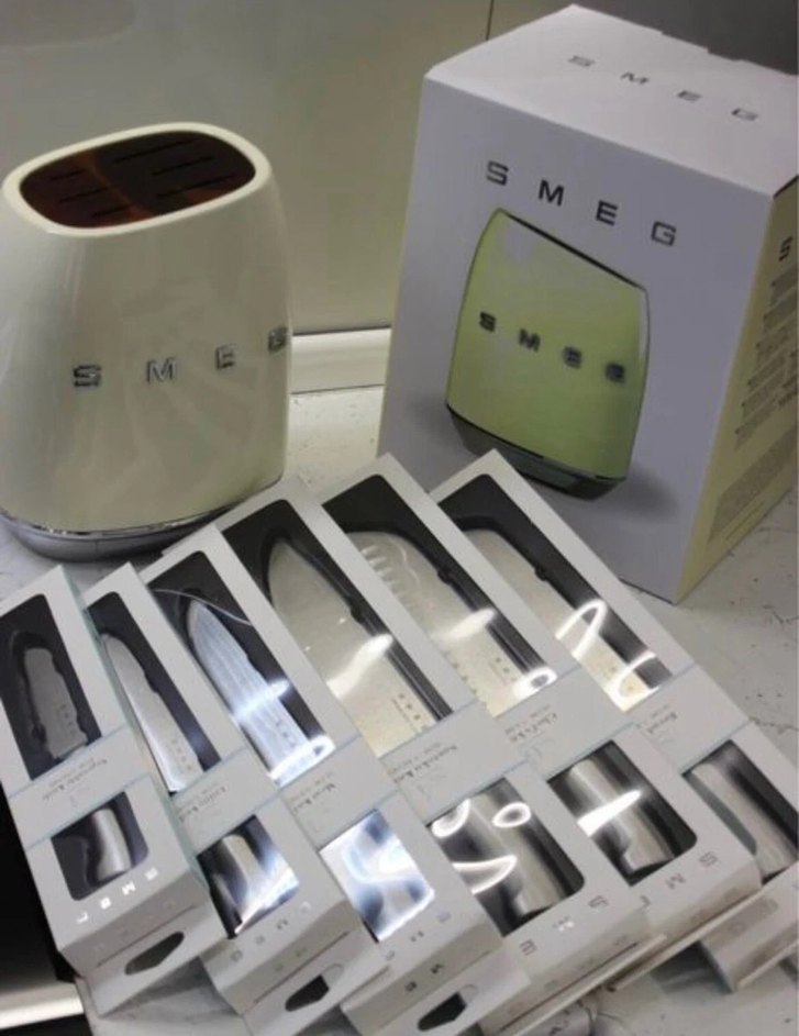 Smeg 50's Style KBSF02 Krem 7 Parça Standlı Bıçak Seti Sıfır - Görsel 3