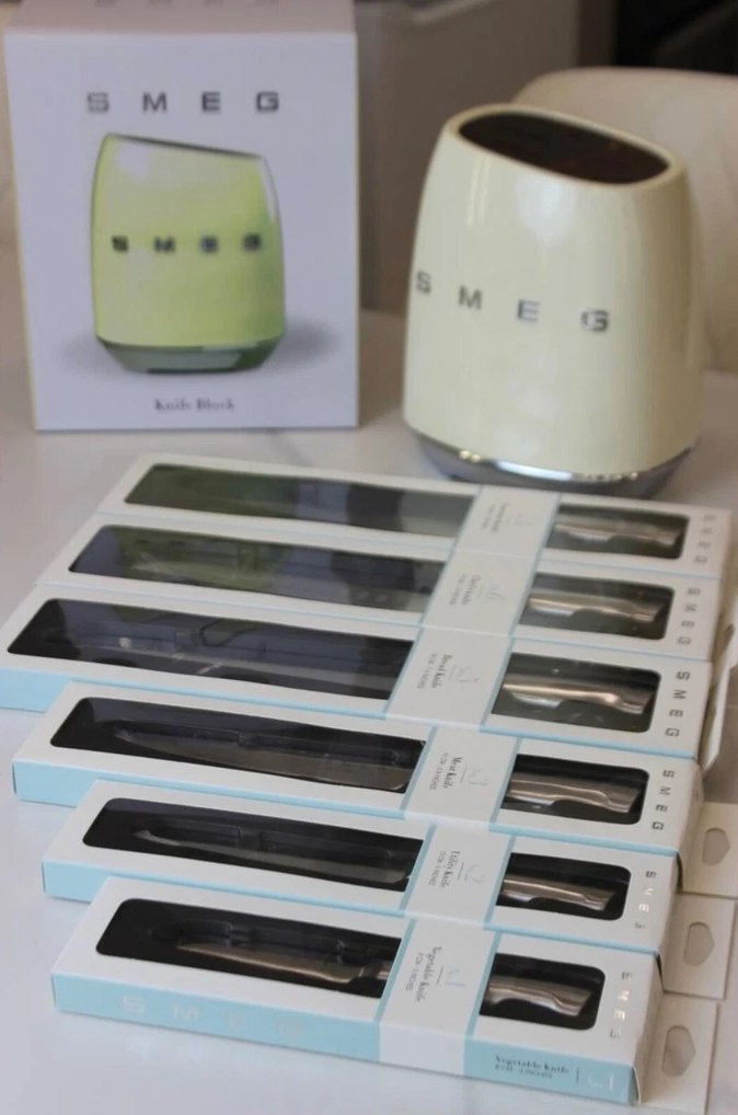 Smeg 50's Style KBSF02 Krem 7 Parça Standlı Bıçak Seti Sıfır - Görsel 4