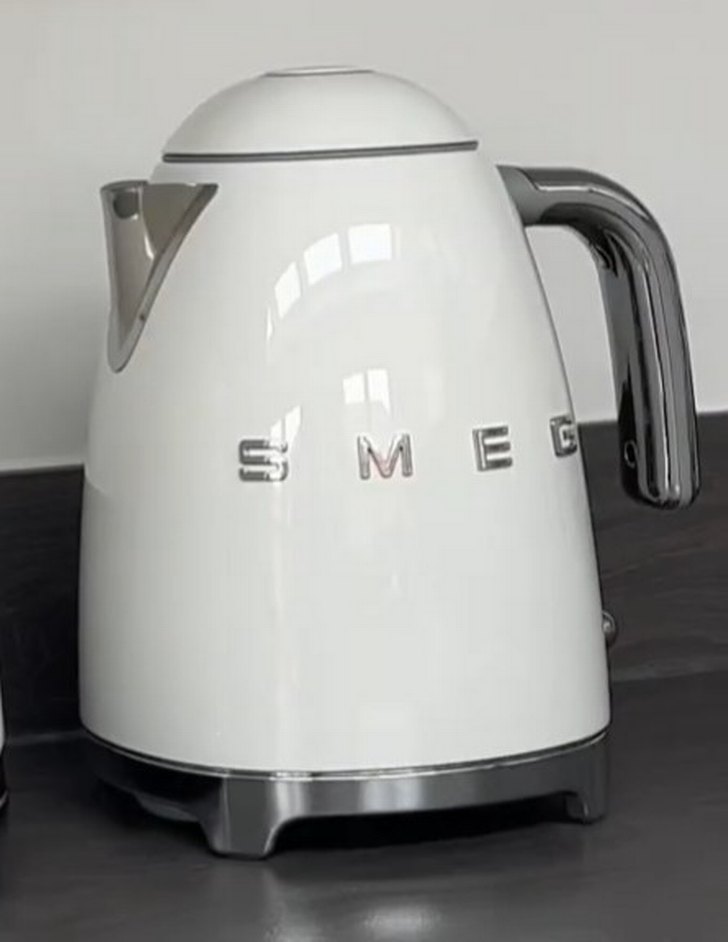 SMEG Kettle sıfır kutulu yeni ürün - Görsel 3